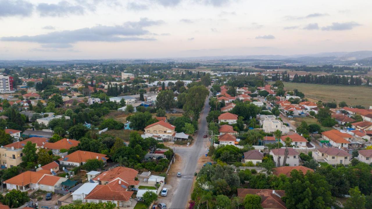 צימר רומנטי ואיכותי בפרדס חנה La Baita Kültér fotó